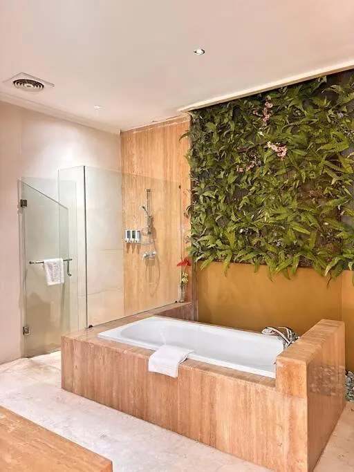4 Bedroom Tropical Luxury Villa Seminyak