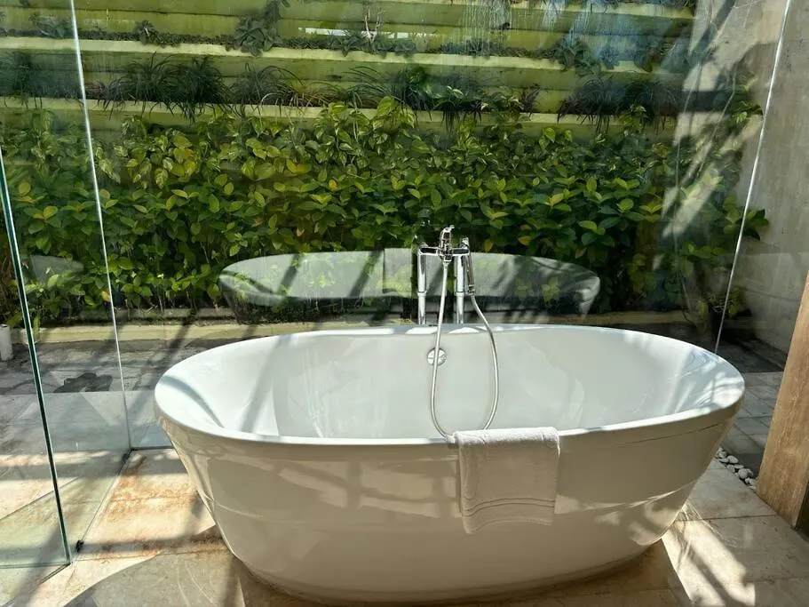 4 Bedroom Tropical Luxury Villa Seminyak