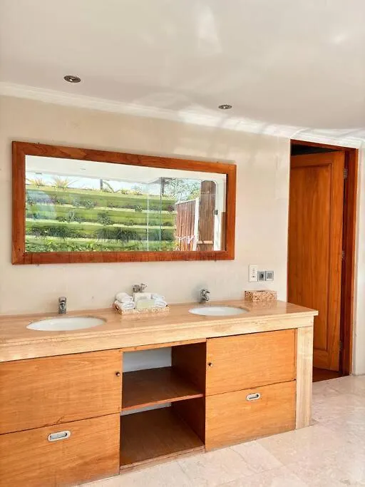 4 Bedroom Tropical Luxury Villa Seminyak  0*, Seminyak (Bali)