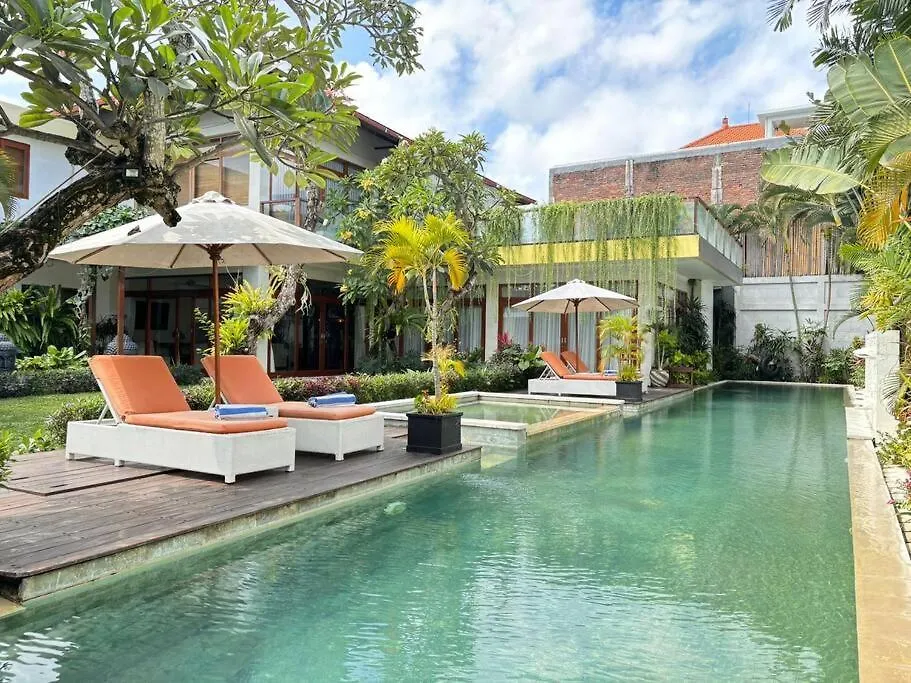 4 Bedroom Tropical Luxury Villa Seminyak